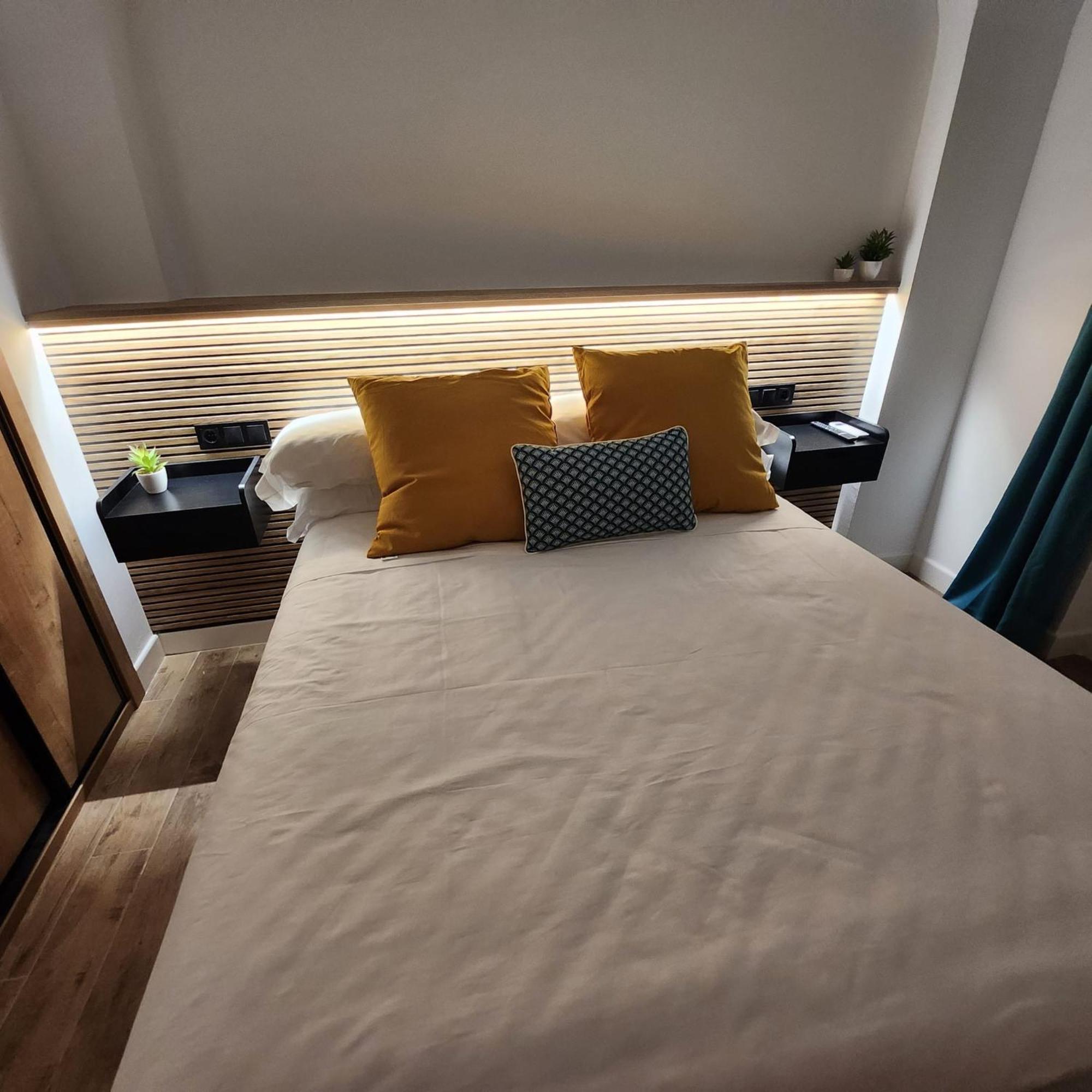 Bailen 3 Appartement Caces Buitenkant foto
